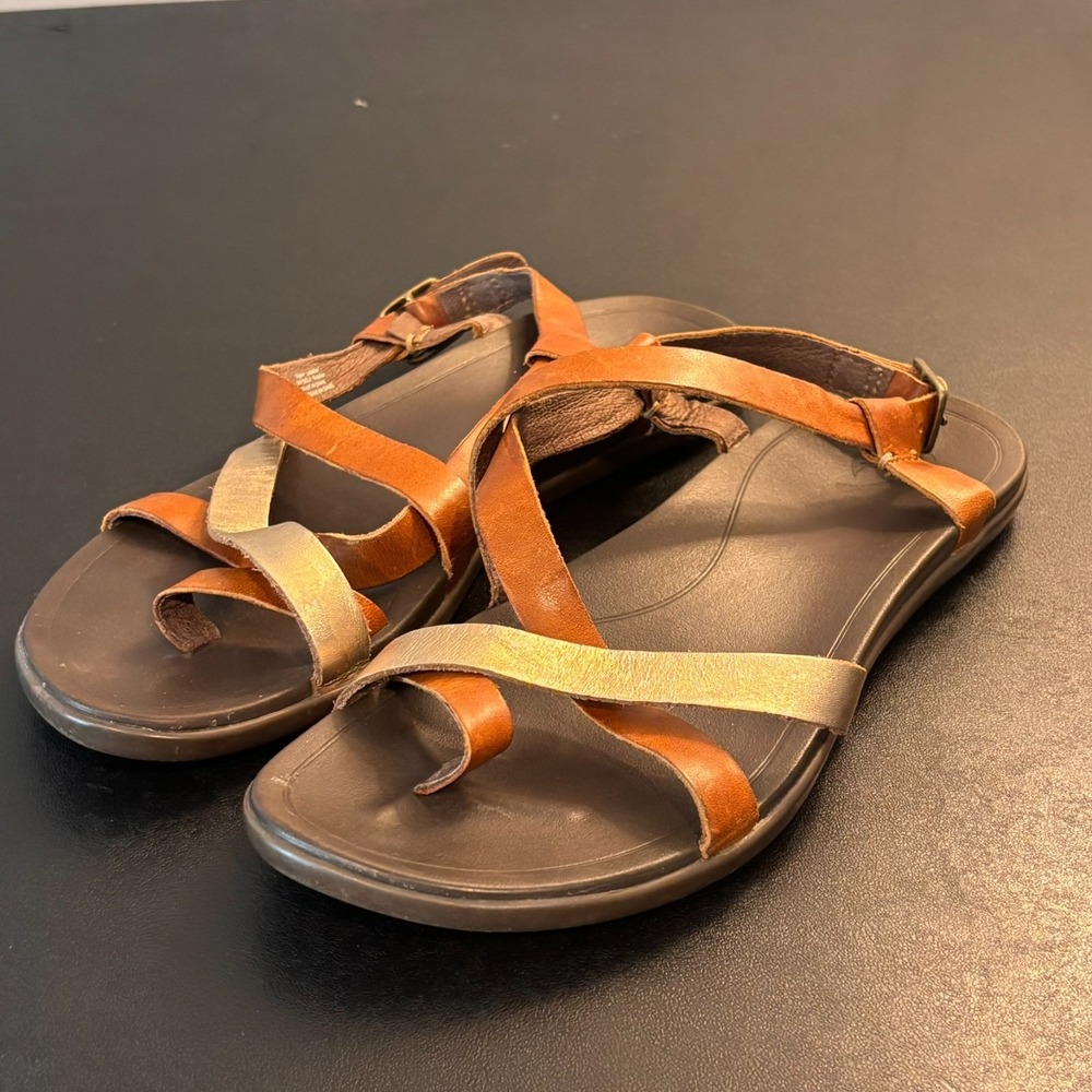 Olukai Upena‎ Womens Tan Gold Leather Rubber Strappy Sandals sz US 8 / 38 Summer